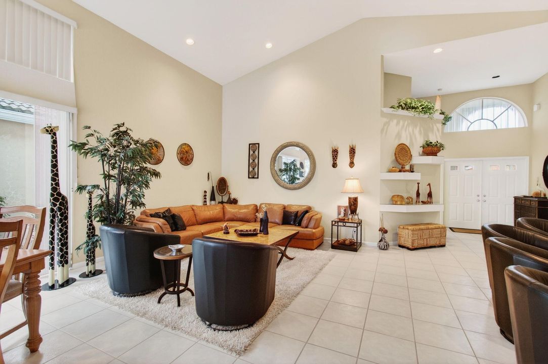 For Sale: $519,000 (3 beds, 3 baths, 2402 Square Feet)