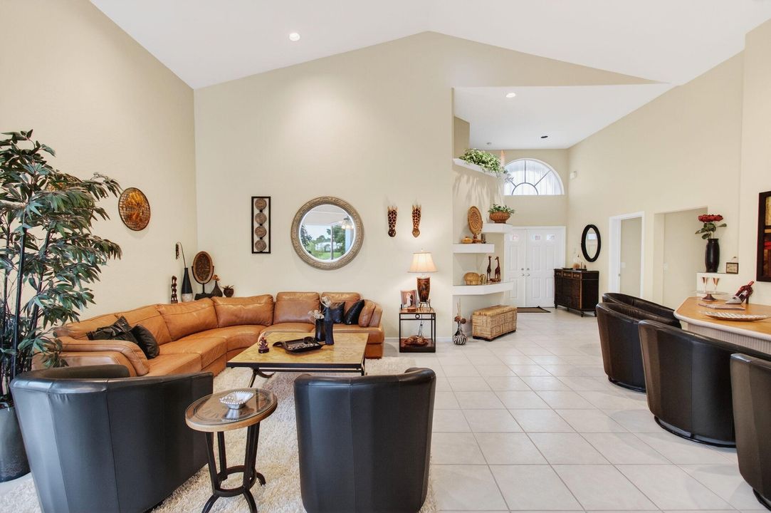 For Sale: $519,000 (3 beds, 3 baths, 2402 Square Feet)