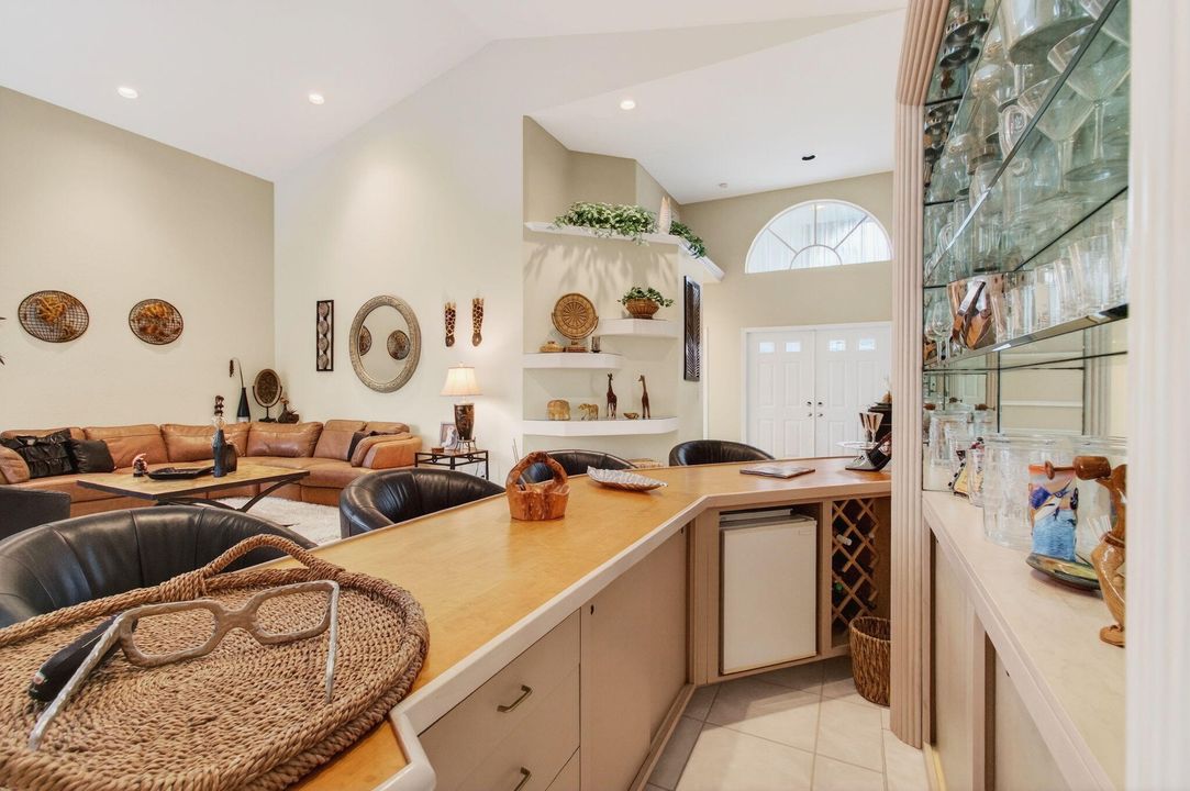 For Sale: $519,000 (3 beds, 3 baths, 2402 Square Feet)