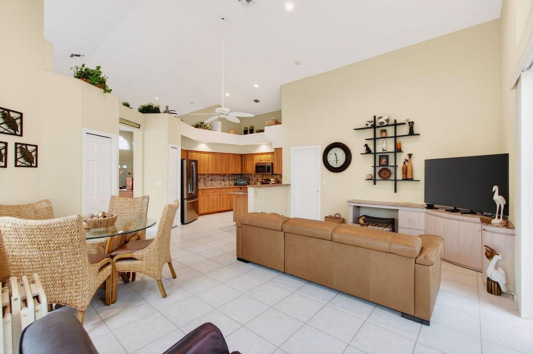 For Sale: $519,000 (3 beds, 3 baths, 2402 Square Feet)