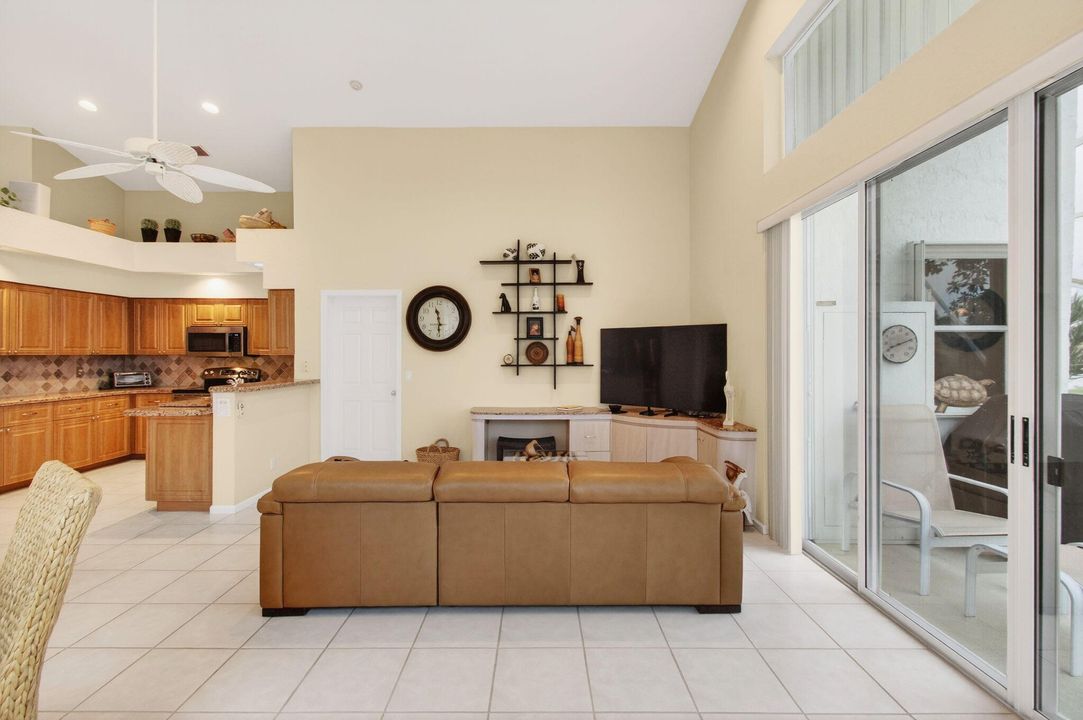 For Sale: $519,000 (3 beds, 3 baths, 2402 Square Feet)