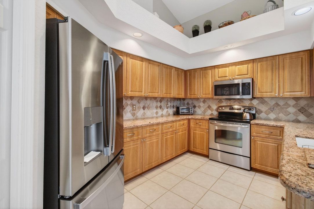 For Sale: $519,000 (3 beds, 3 baths, 2402 Square Feet)