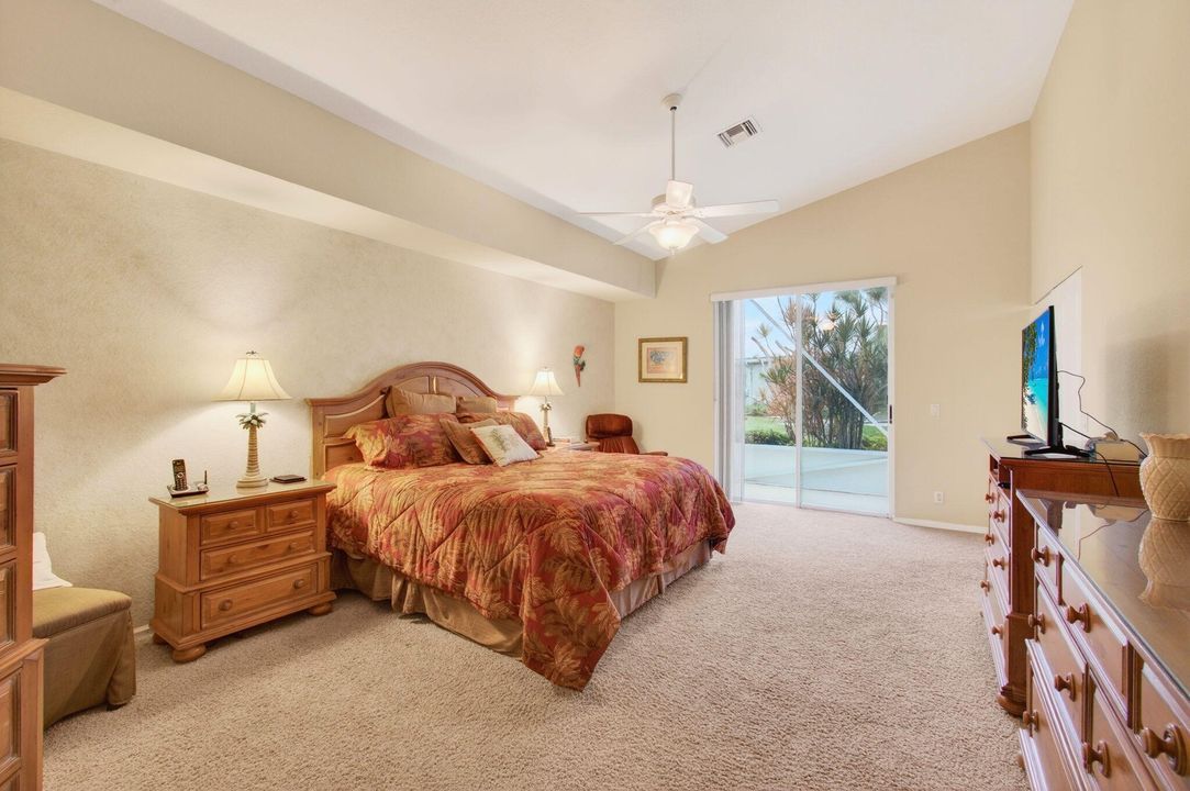 For Sale: $519,000 (3 beds, 3 baths, 2402 Square Feet)