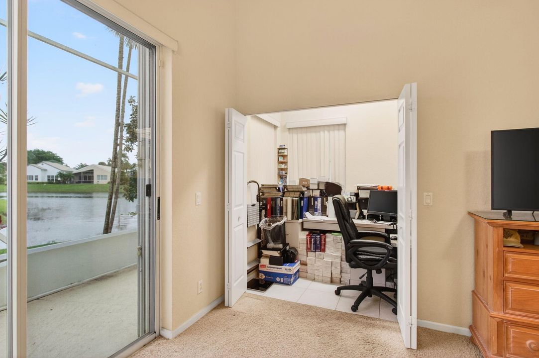 For Sale: $519,000 (3 beds, 3 baths, 2402 Square Feet)