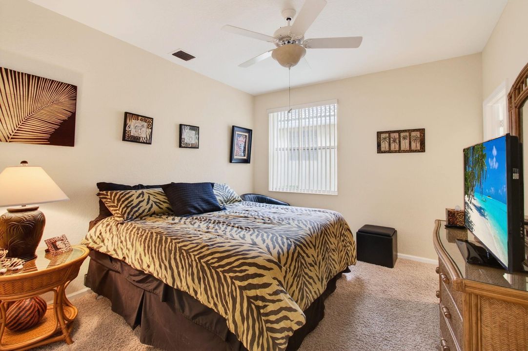 For Sale: $519,000 (3 beds, 3 baths, 2402 Square Feet)