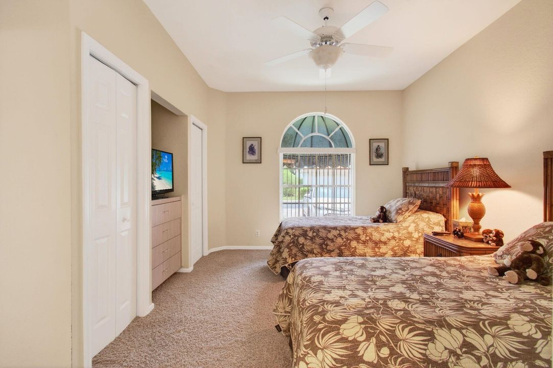 For Sale: $519,000 (3 beds, 3 baths, 2402 Square Feet)