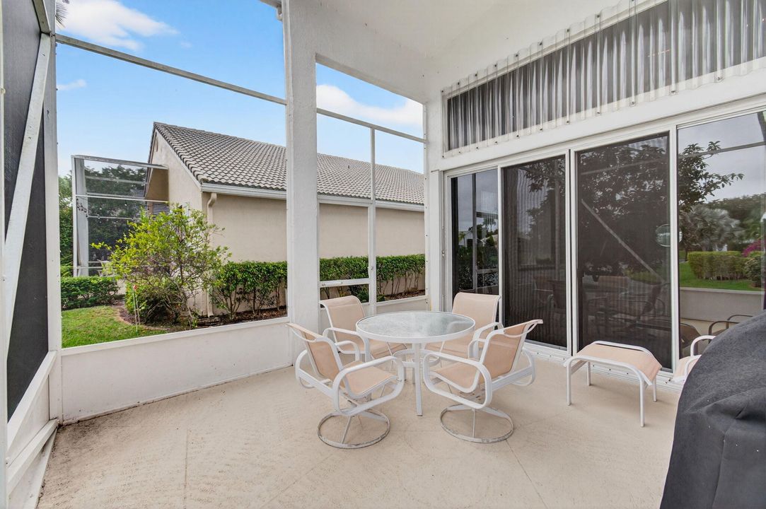 For Sale: $519,000 (3 beds, 3 baths, 2402 Square Feet)