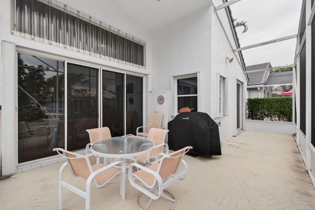 For Sale: $519,000 (3 beds, 3 baths, 2402 Square Feet)