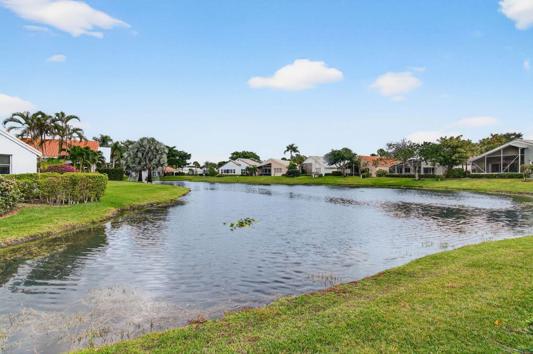 For Sale: $519,000 (3 beds, 3 baths, 2402 Square Feet)