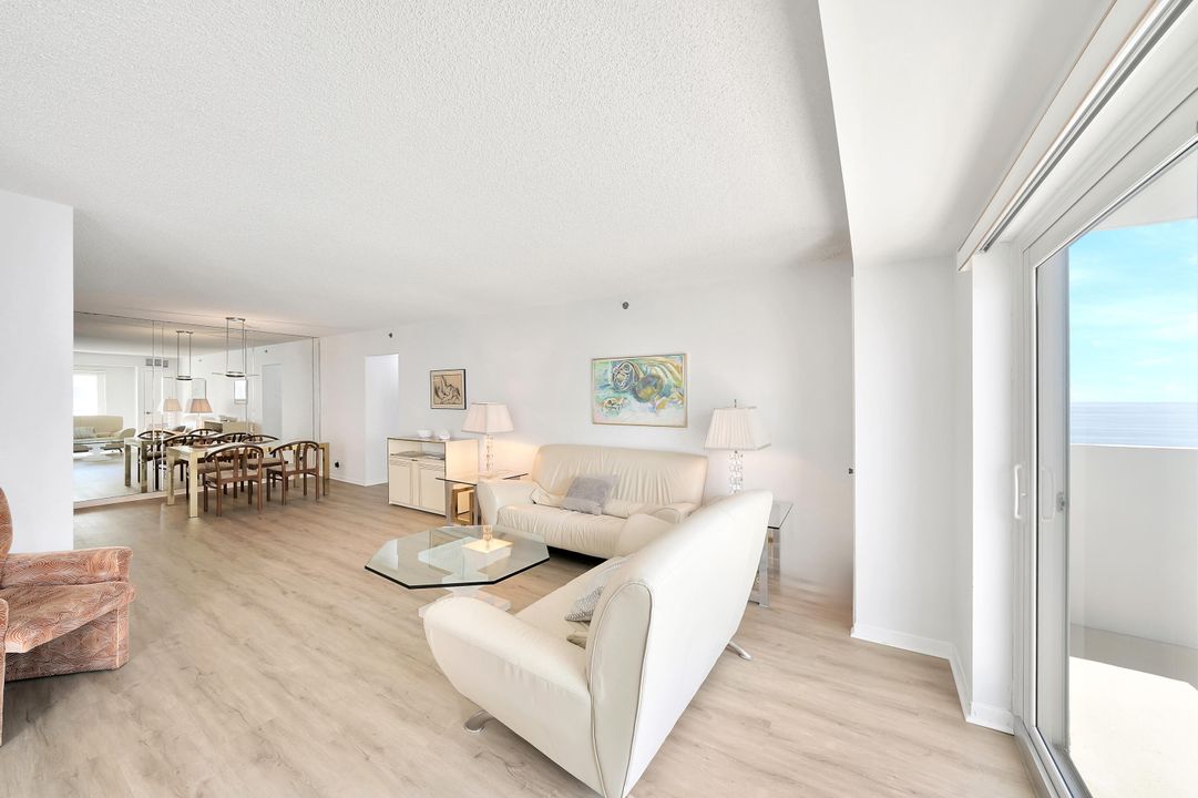 For Rent: $5,900 (2 beds, 2 baths, 1050 Square Feet)