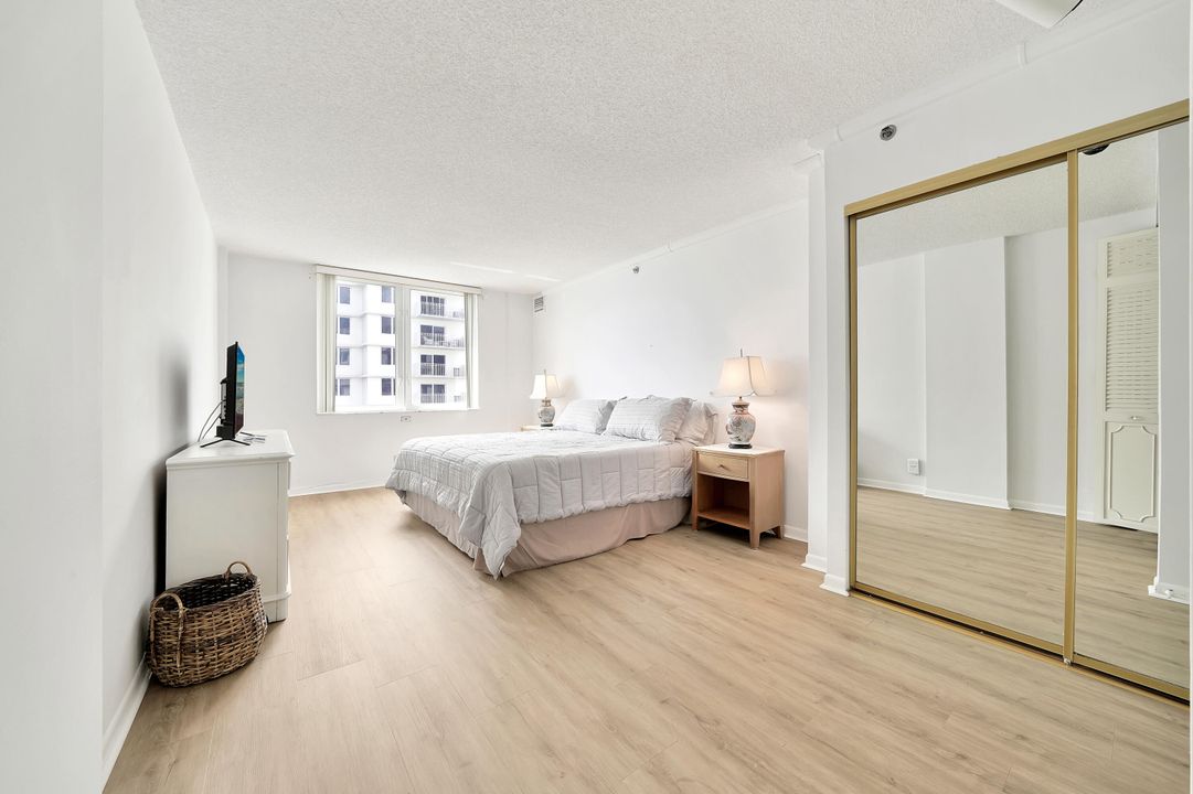 For Rent: $5,900 (2 beds, 2 baths, 1050 Square Feet)