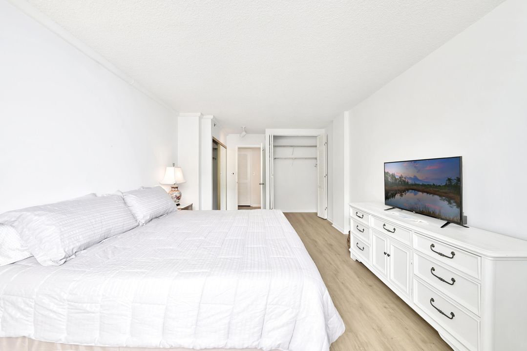 For Rent: $5,900 (2 beds, 2 baths, 1050 Square Feet)