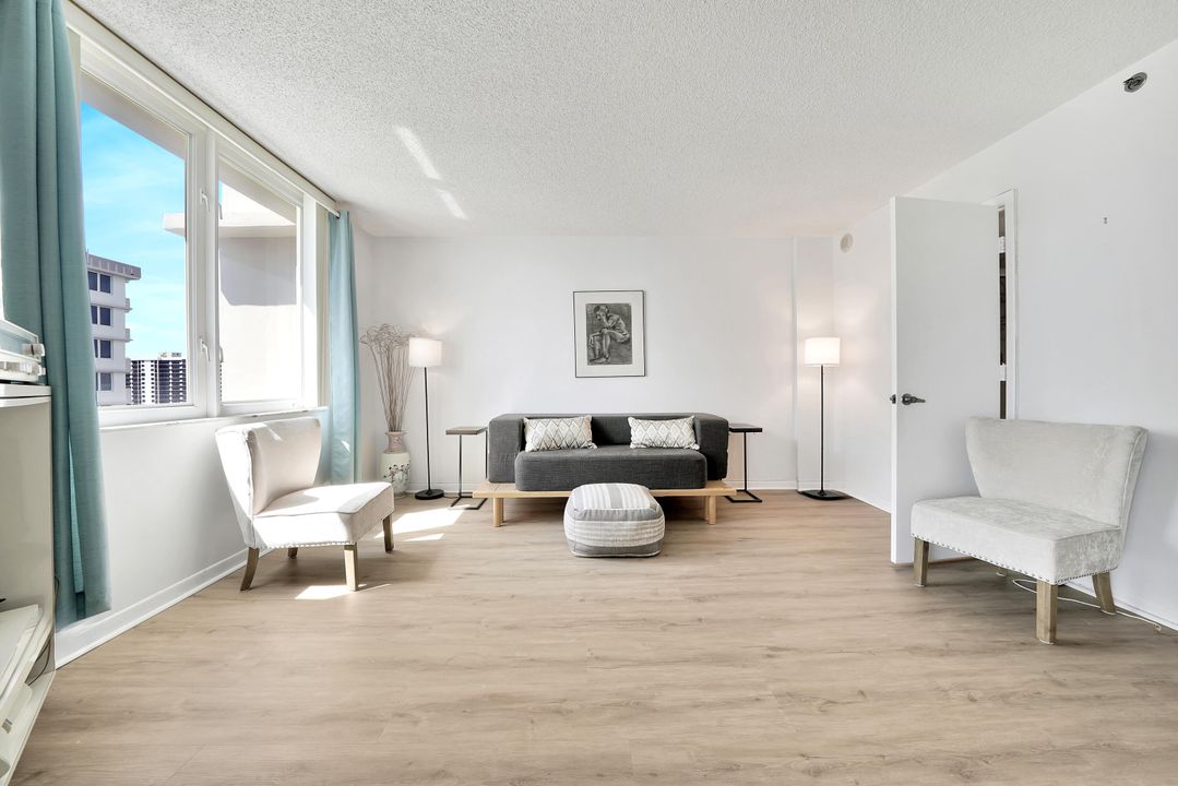 For Rent: $5,900 (2 beds, 2 baths, 1050 Square Feet)