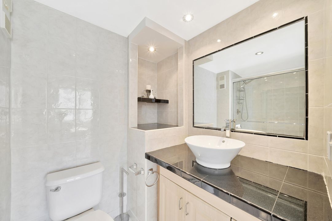 For Rent: $5,900 (2 beds, 2 baths, 1050 Square Feet)