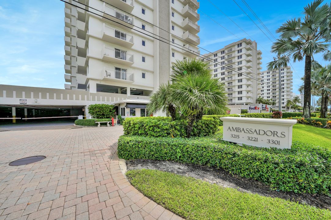 For Rent: $5,900 (2 beds, 2 baths, 1050 Square Feet)