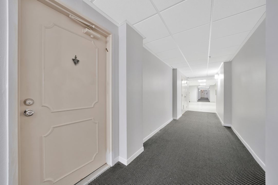 For Rent: $5,900 (2 beds, 2 baths, 1050 Square Feet)