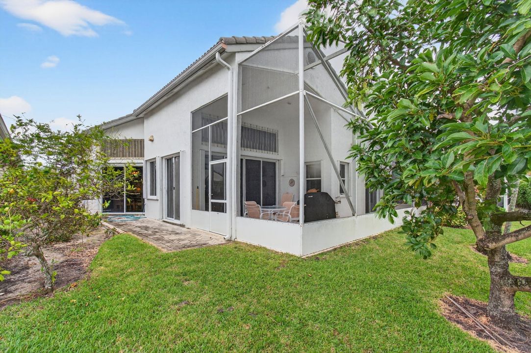 For Sale: $519,000 (3 beds, 3 baths, 2402 Square Feet)