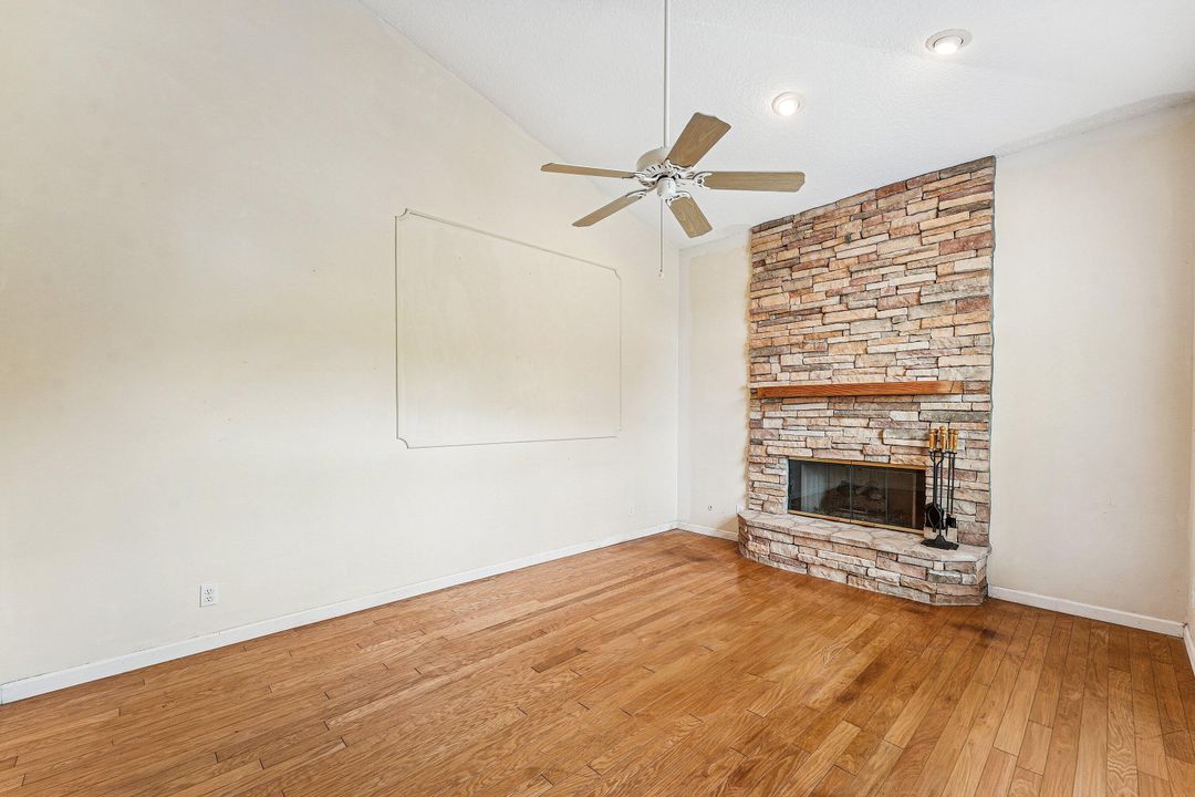 For Sale: $589,000 (3 beds, 2 baths, 1938 Square Feet)