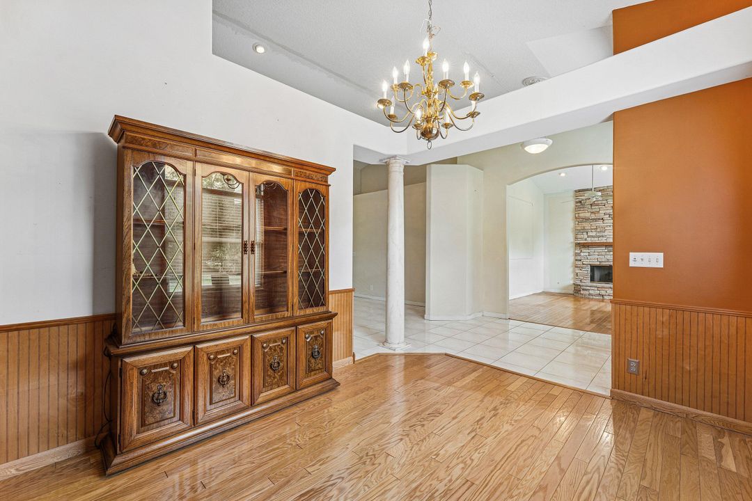 For Sale: $589,000 (3 beds, 2 baths, 1938 Square Feet)