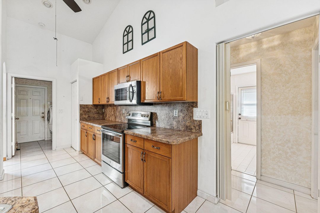 For Sale: $589,000 (3 beds, 2 baths, 1938 Square Feet)