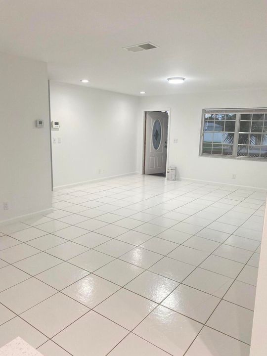 В аренду: $3,650 (2 спален, 2 ванн, 1106 Квадратных фут)