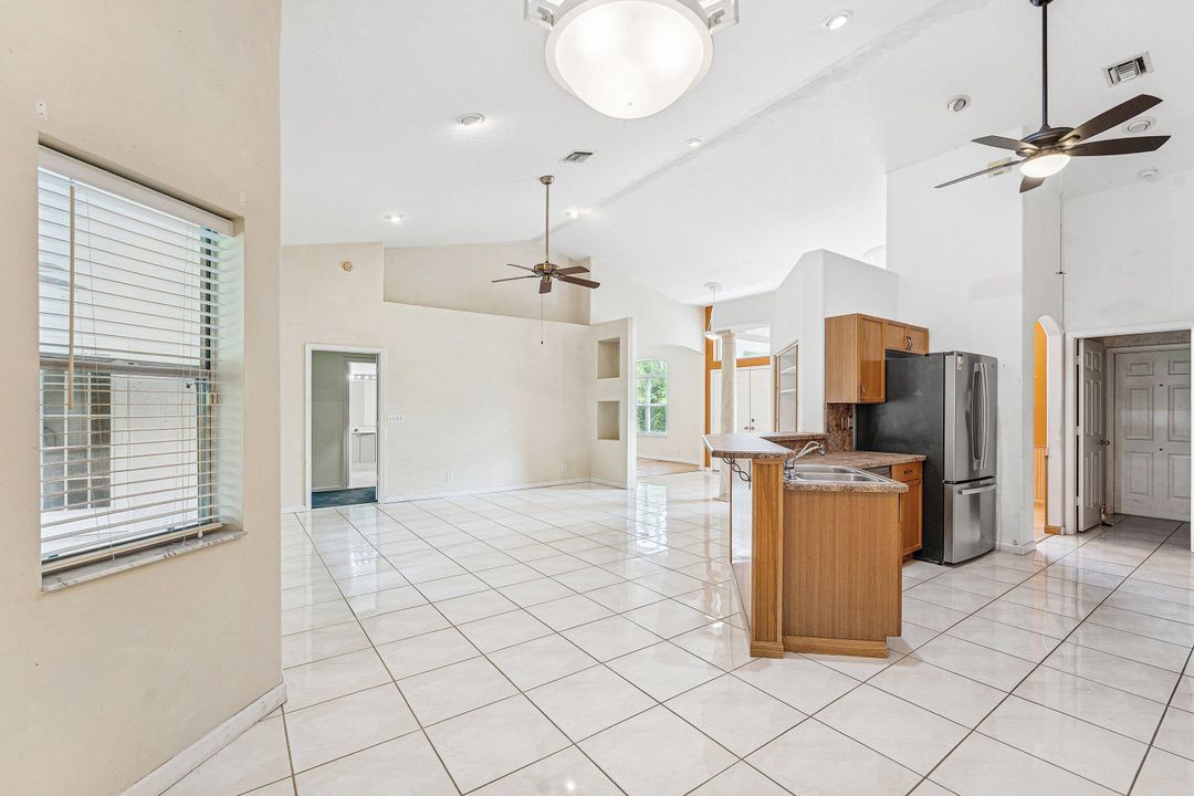 For Sale: $589,000 (3 beds, 2 baths, 1938 Square Feet)