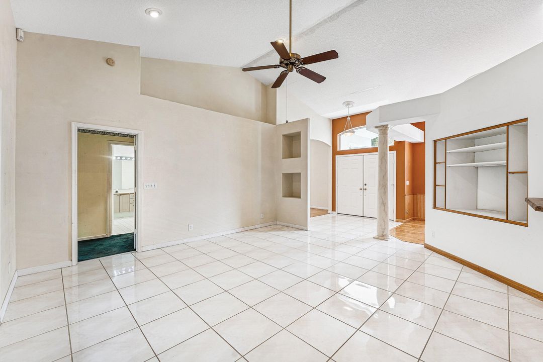 For Sale: $589,000 (3 beds, 2 baths, 1938 Square Feet)