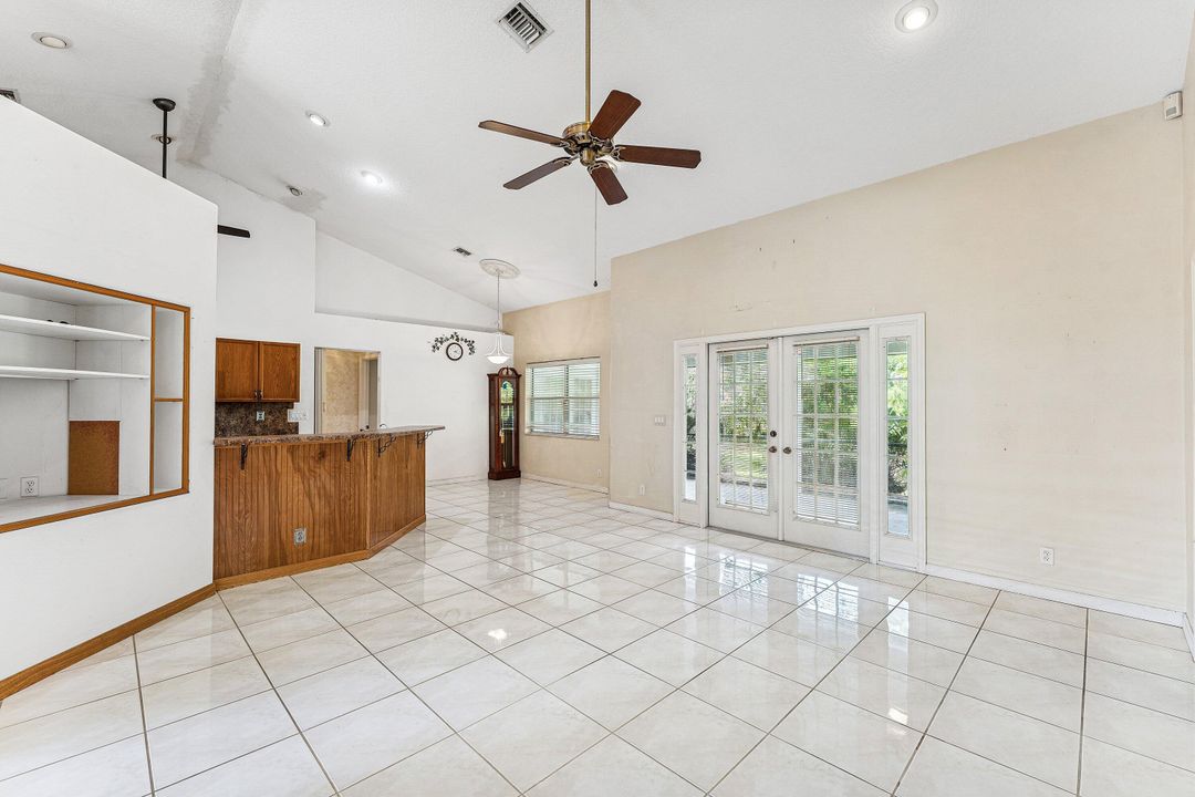 For Sale: $589,000 (3 beds, 2 baths, 1938 Square Feet)