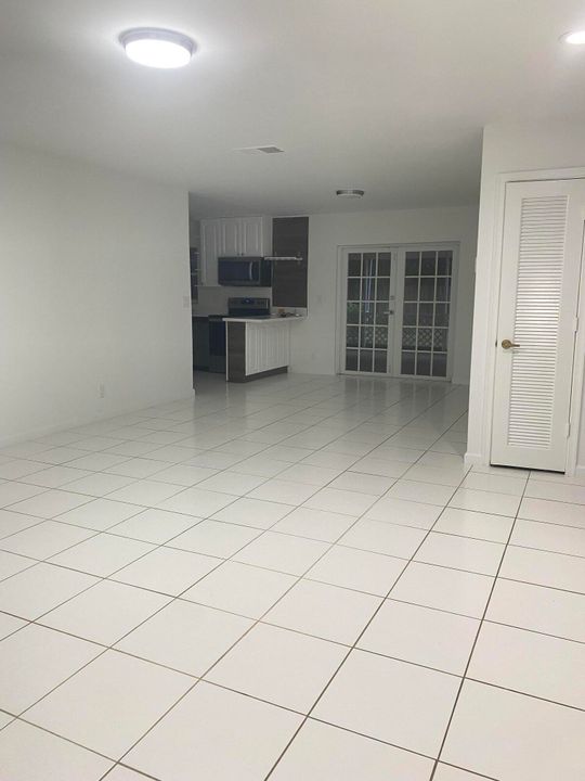 В аренду: $3,650 (2 спален, 2 ванн, 1106 Квадратных фут)