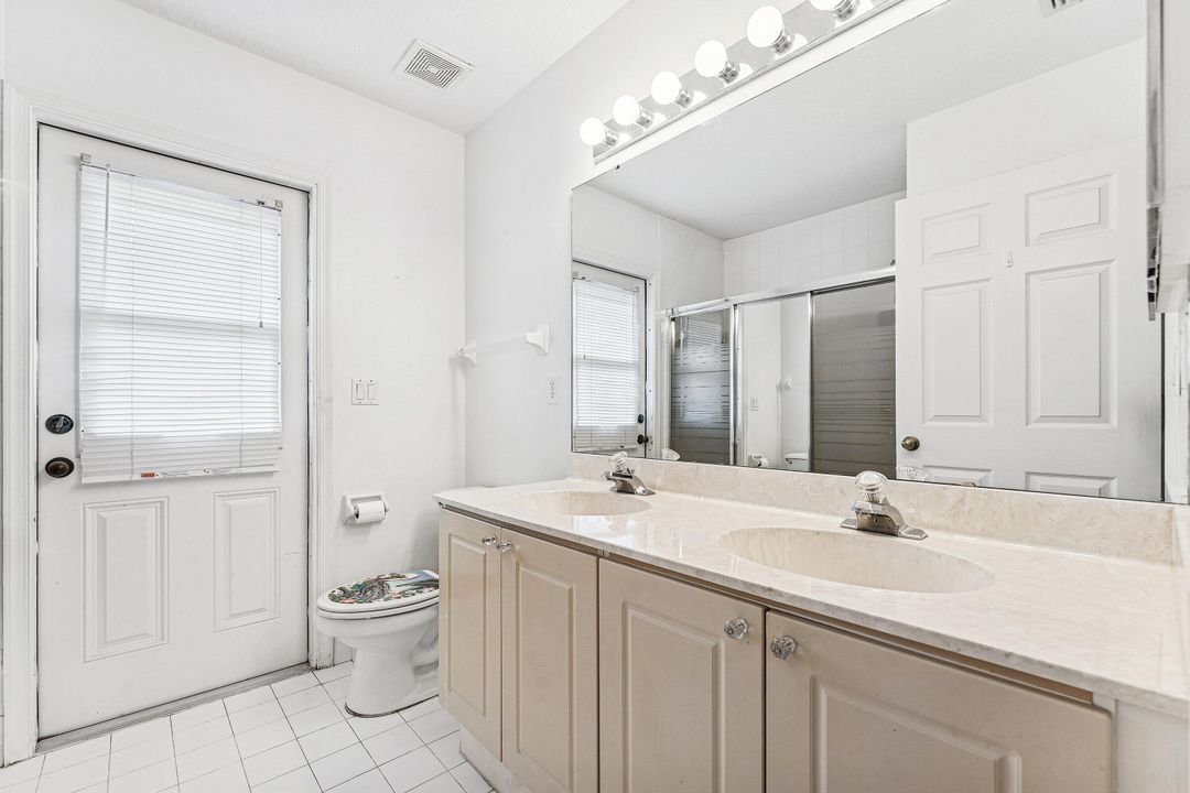 For Sale: $589,000 (3 beds, 2 baths, 1938 Square Feet)