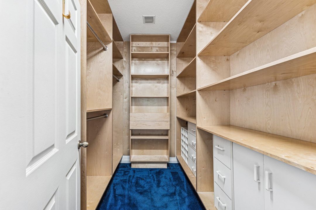 For Sale: $589,000 (3 beds, 2 baths, 1938 Square Feet)