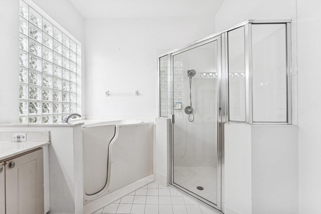 For Sale: $589,000 (3 beds, 2 baths, 1938 Square Feet)