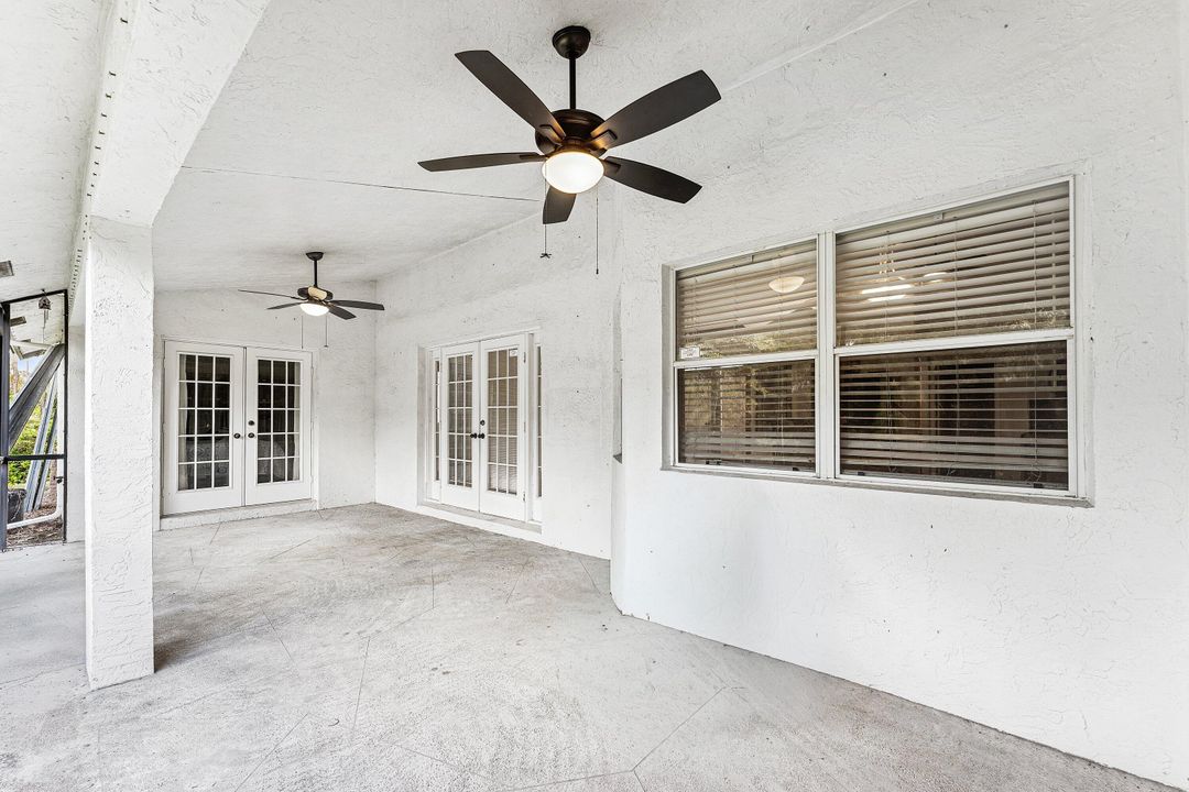 For Sale: $589,000 (3 beds, 2 baths, 1938 Square Feet)