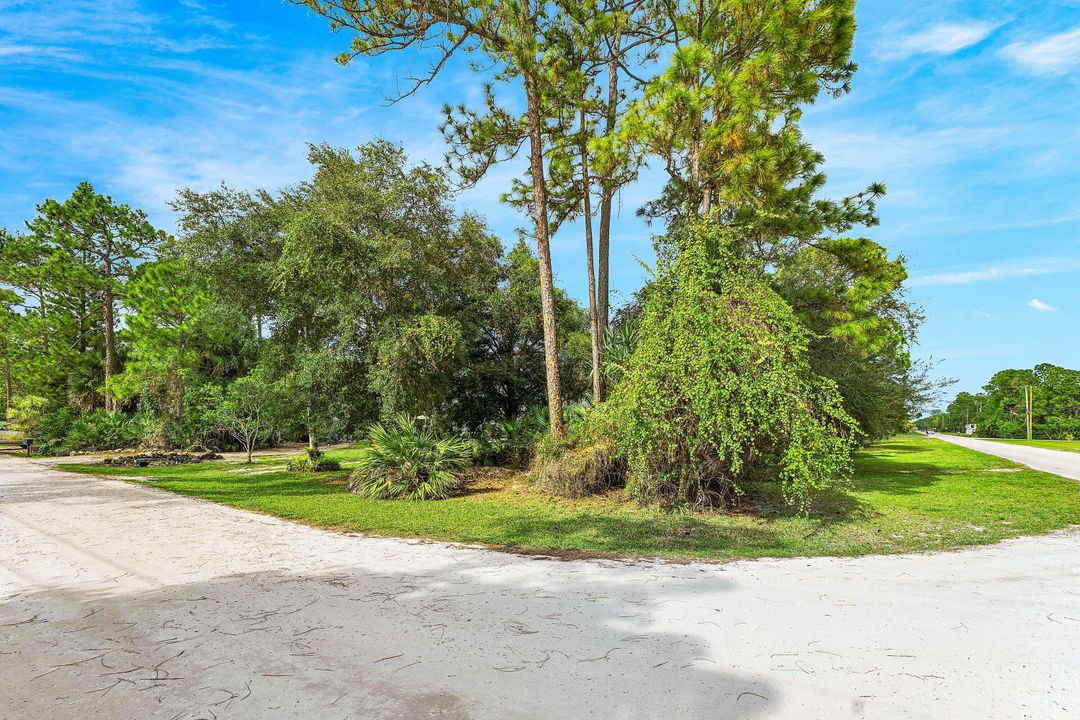 For Sale: $589,000 (3 beds, 2 baths, 1938 Square Feet)