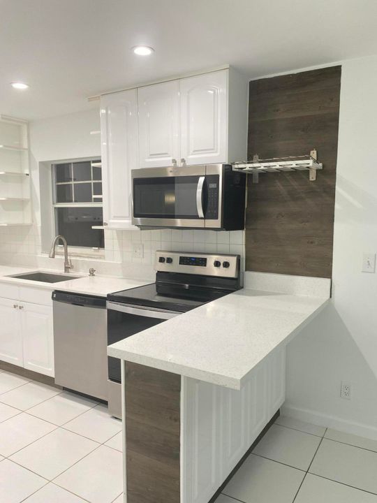 В аренду: $3,650 (2 спален, 2 ванн, 1106 Квадратных фут)