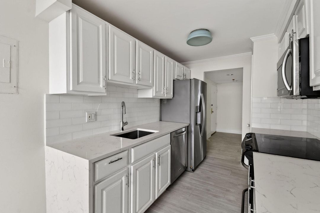 For Rent: $5,500 (3 beds, 2 baths, 1590 Square Feet)