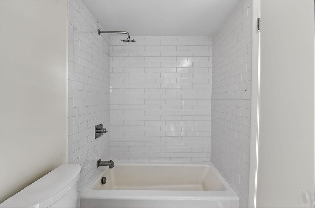 For Rent: $5,500 (3 beds, 2 baths, 1590 Square Feet)