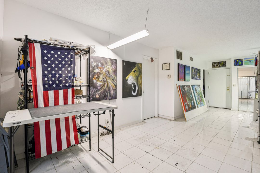 待售: $129,000 (1 贝兹, 1 浴室, 760 平方英尺)