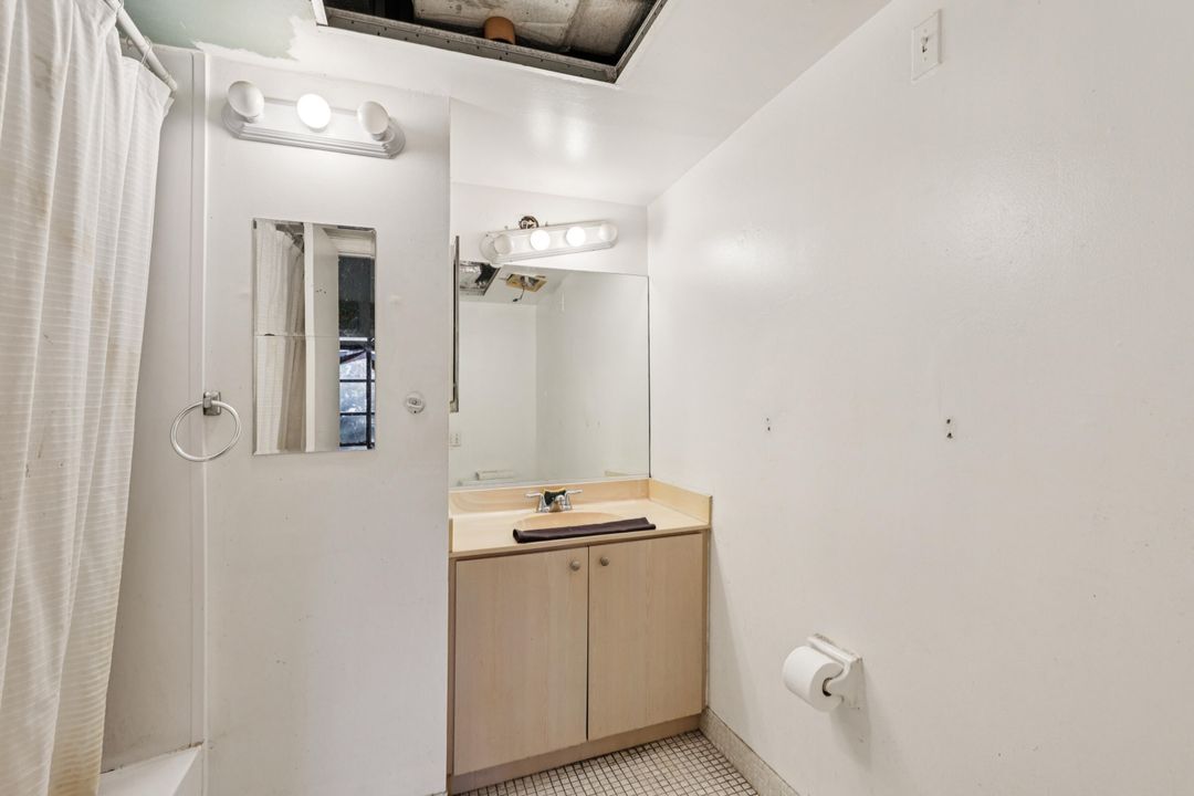 待售: $129,000 (1 贝兹, 1 浴室, 760 平方英尺)