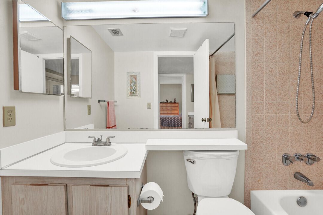 待售: $120,000 (2 贝兹, 1 浴室, 924 平方英尺)