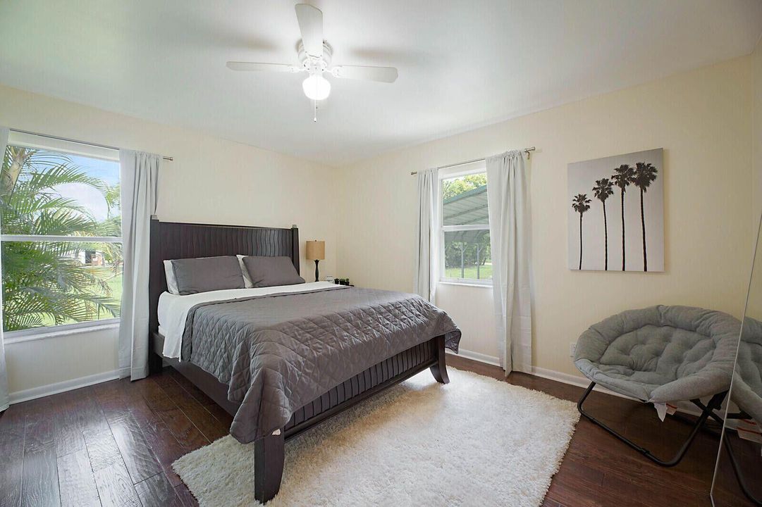 En Venta: $799,000 (2 camas, 2 baños, 897 Pies cuadrados)