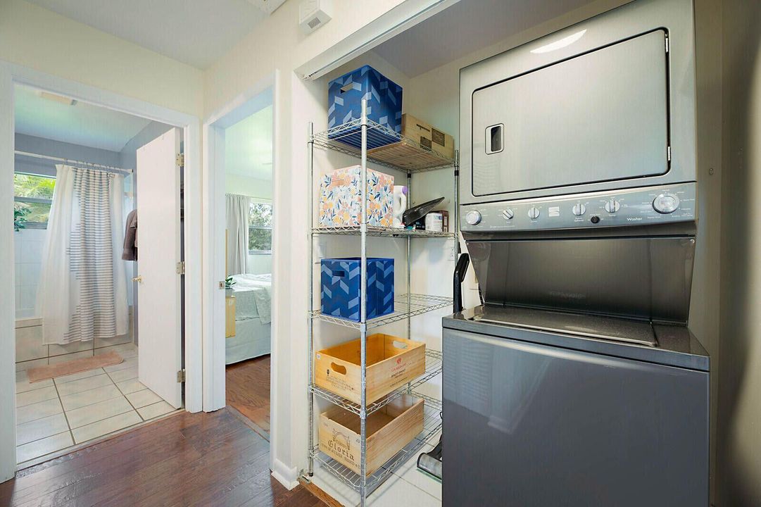 En Venta: $799,000 (2 camas, 2 baños, 897 Pies cuadrados)