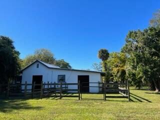 En Venta: $799,000 (2 camas, 2 baños, 897 Pies cuadrados)