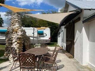 En Venta: $799,000 (2 camas, 2 baños, 897 Pies cuadrados)