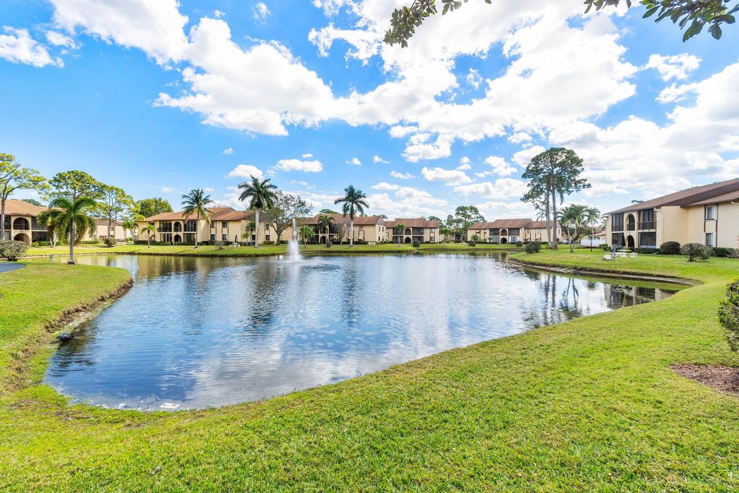 待售: $120,000 (2 贝兹, 1 浴室, 924 平方英尺)