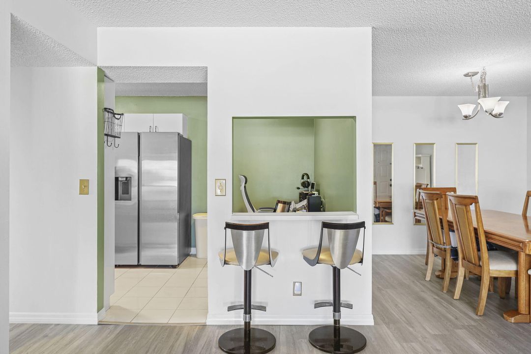 待售: $285,000 (3 贝兹, 2 浴室, 1468 平方英尺)