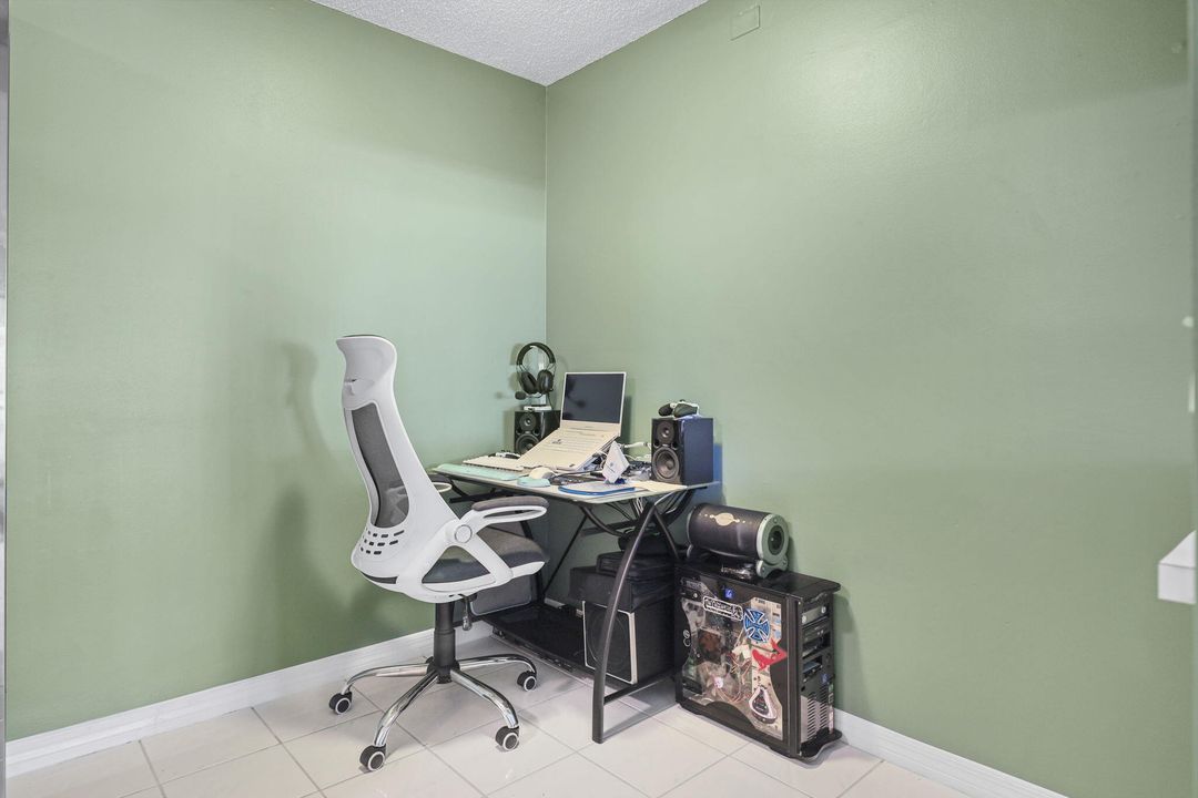 待售: $285,000 (3 贝兹, 2 浴室, 1468 平方英尺)