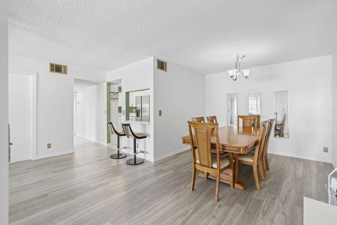 待售: $285,000 (3 贝兹, 2 浴室, 1468 平方英尺)