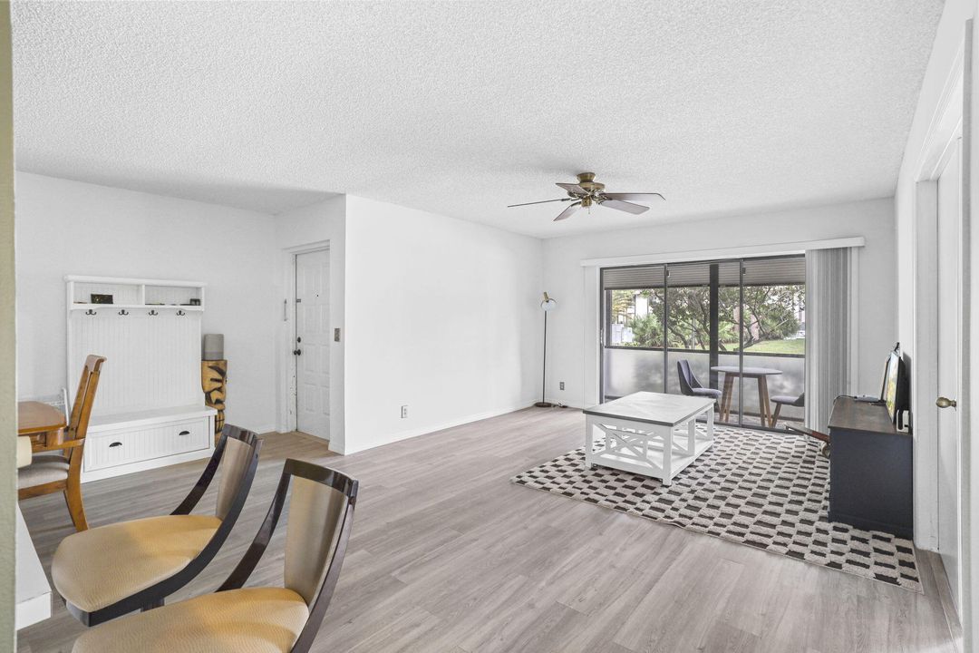 待售: $285,000 (3 贝兹, 2 浴室, 1468 平方英尺)