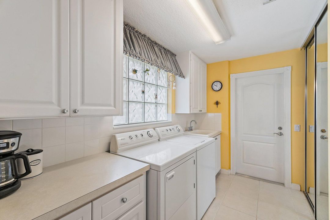 For Sale: $439,000 (2 beds, 2 baths, 1680 Square Feet)
